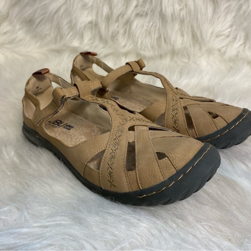 JBU Tan and Black Sandals with Closed Toe and Sporty Design Women’s‎ 8 Vegan